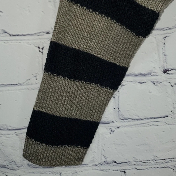 Striped Maurices V-neck Sweater Size 0 - Picture 3 of 9